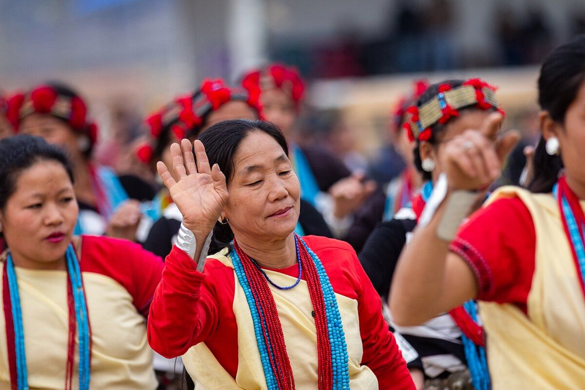 How to wear a traditional dress of Monpa Tribe of Arunachal Pradesh By  :Thinley Zangmu - YouTube